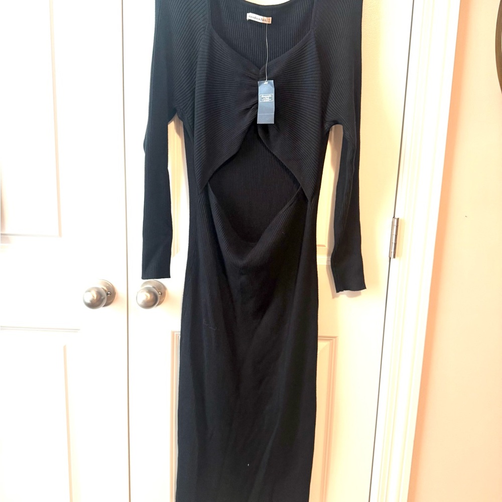 Sophisticated Ruched Front Long Sleeve Midi Dress in Black ambercombie